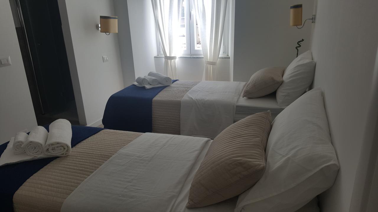 Alloggio Turistico Al Colosseo Bed & Breakfast Roma Exterior foto