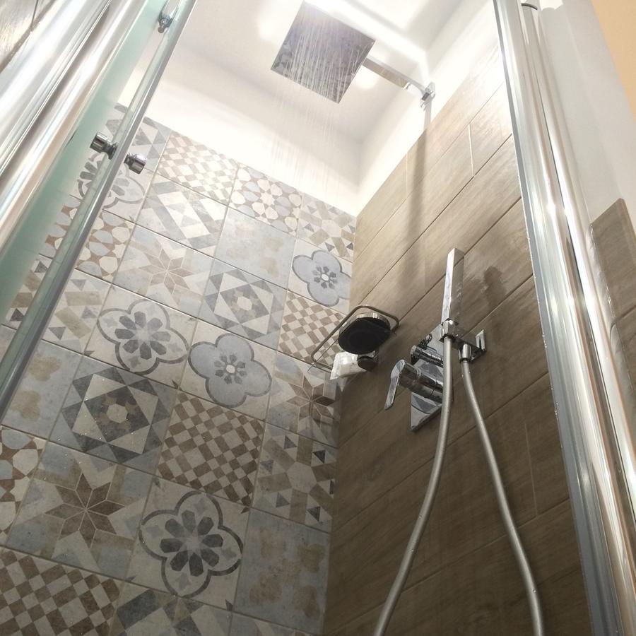 Alloggio Turistico Al Colosseo Bed & Breakfast Roma Exterior foto