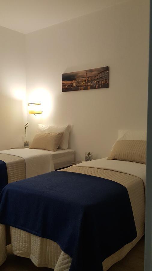 Alloggio Turistico Al Colosseo Bed & Breakfast Roma Exterior foto